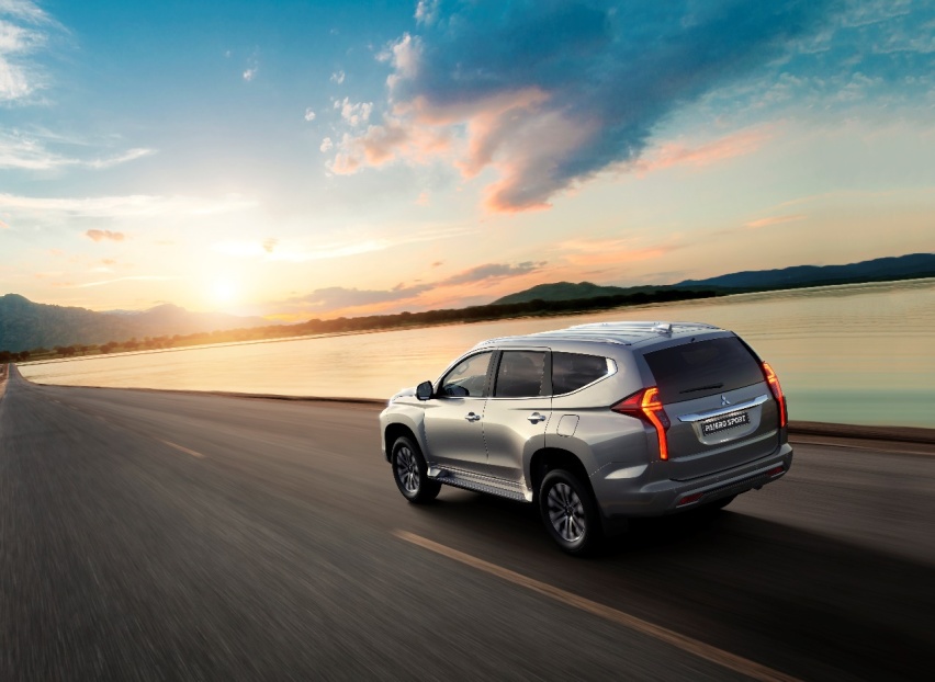二代超选四驱、3.0L V6+8AT，2020款帕杰罗·劲畅