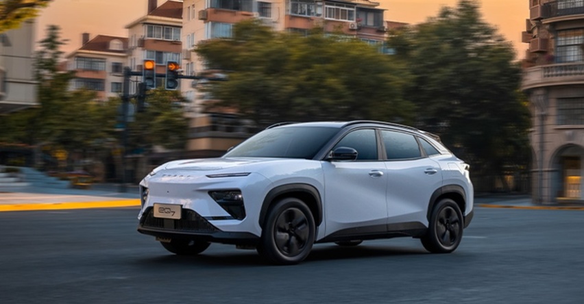 家用纯电中型SUV—奇瑞eQ7，竟然老少通吃！