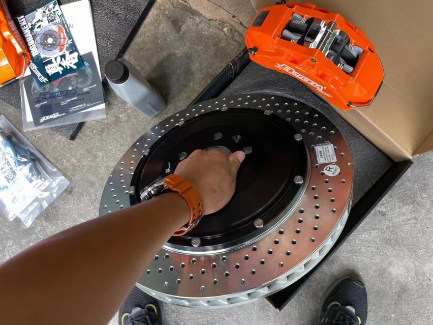领克02 Hatchback改装升级Rotora刹车 大六活塞