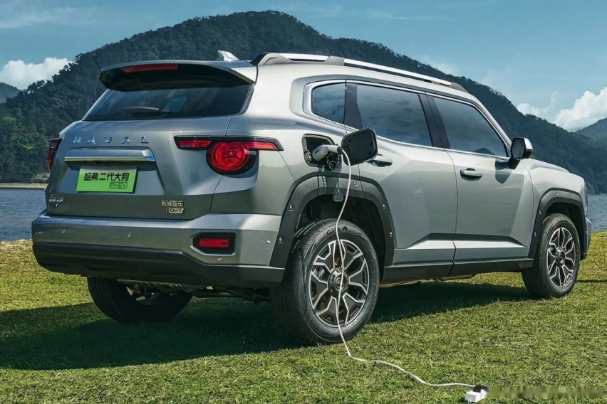家用代步该如何抉择？哈弗二代大狗PHEV 吉利银河L7全面对比