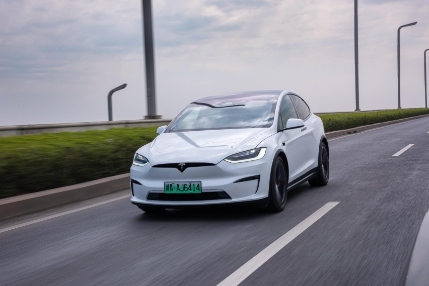 试驾Model X Plaid：一次难忘的拔草之旅