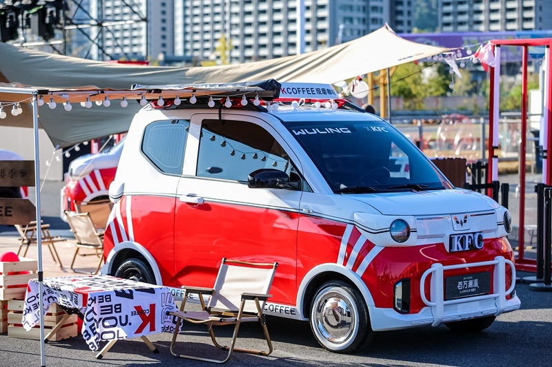 MINIEV x K COFFEE联名咖啡车_副本.jpg