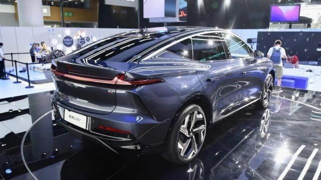 800万像素镜头就给一个？飞凡R7堆料很猛，疗效可能一般