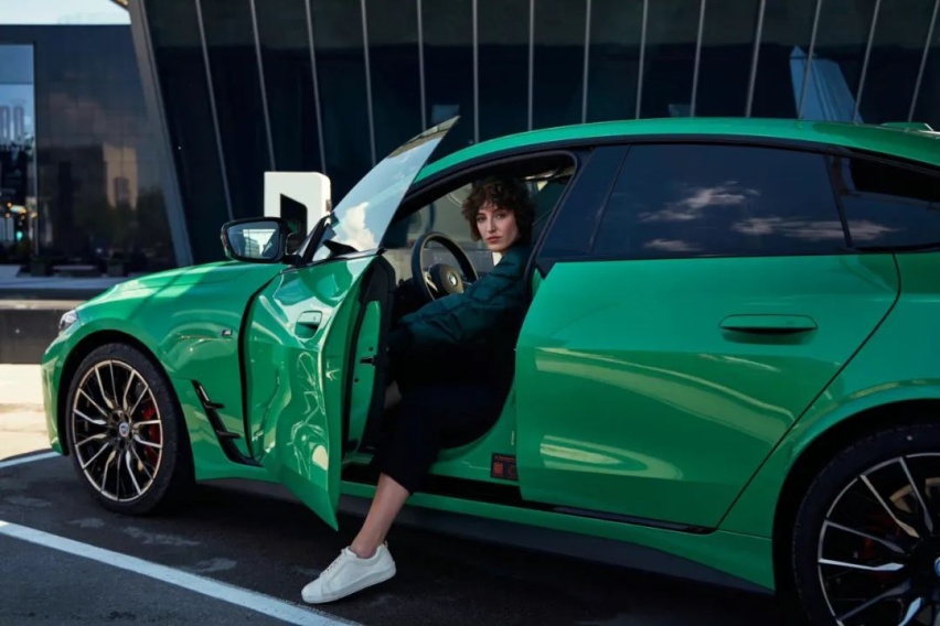 BMW配备的轮胎主要有哪几种？半路抛锚最稳妥的解决办法是...