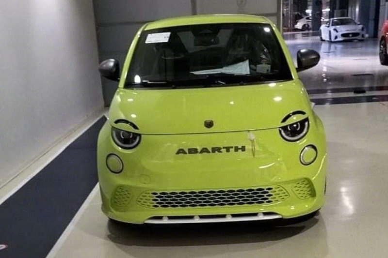 意式纯电小钢炮，呆萌造型添凶狠，Abarth 500实车曝光