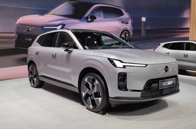 沃尔沃XC70亮相成都车展，“豪华超混第一车”预售29.99万元起