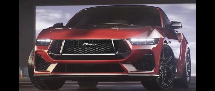 最后一代V8发动机车型，内饰增加数字化装扮，全新福特Mustang