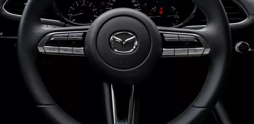 我，次世代MAZDA 3昂克赛拉，打钱！