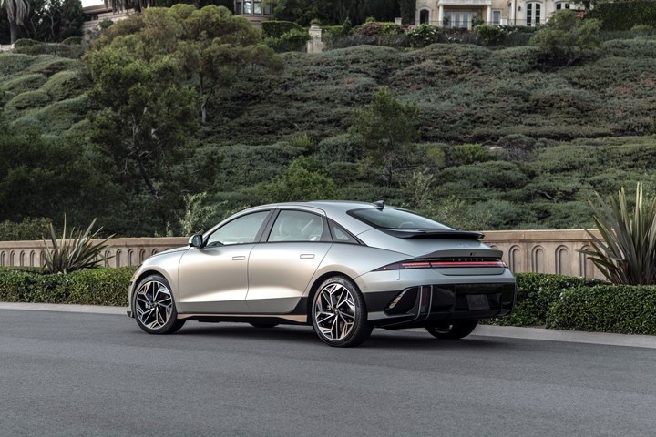 美规现代 IONIQ 6 公布售价，这不比特斯拉Model 3香？