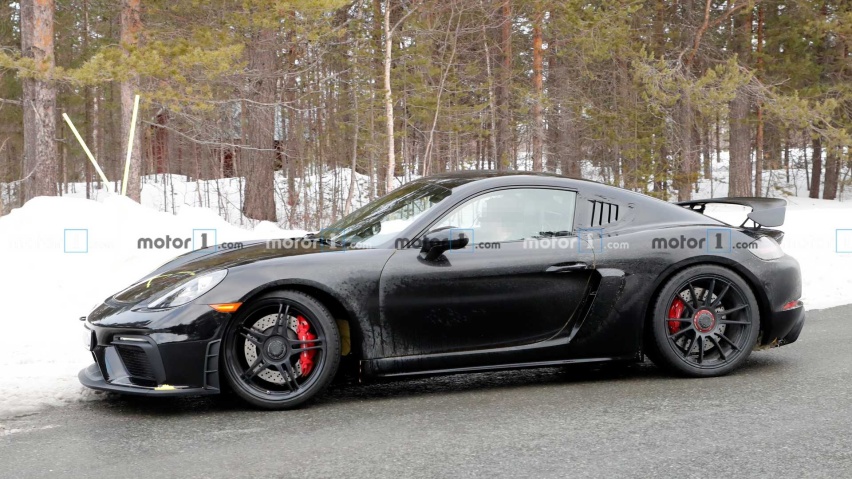 保时捷718 Cayman GT4 RS谍照，套件优化