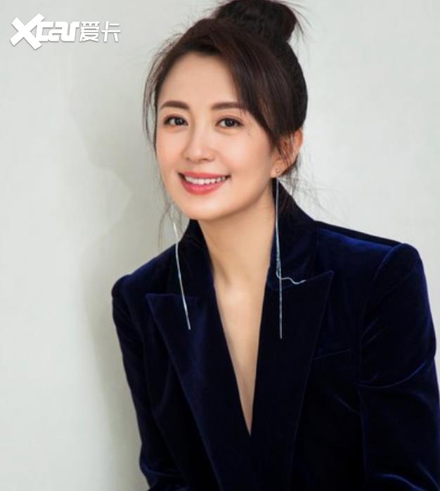 她在当红的时候未婚生子,孩子父亲至今是谜,儿子却长得超帅