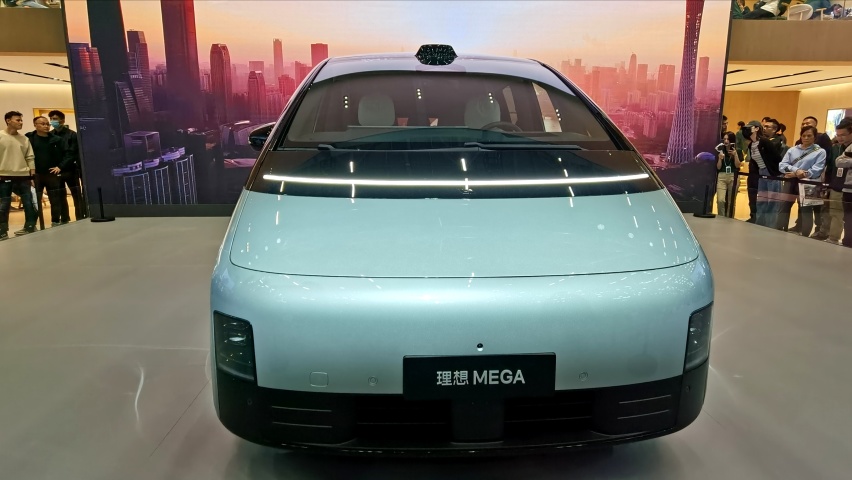 理想首款纯电MPV——理想MEGA，内饰曝光