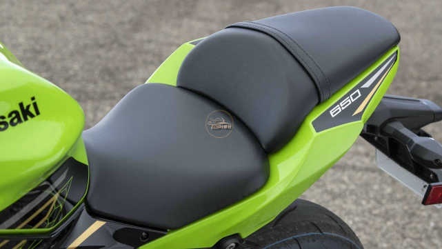 零百加速4秒出头 川崎Ninja650 进口中量级性价比之选