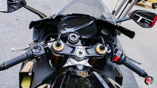 资讯|200匹四缸性能仿赛:阿普利亚RSV4,售价23.88万元起