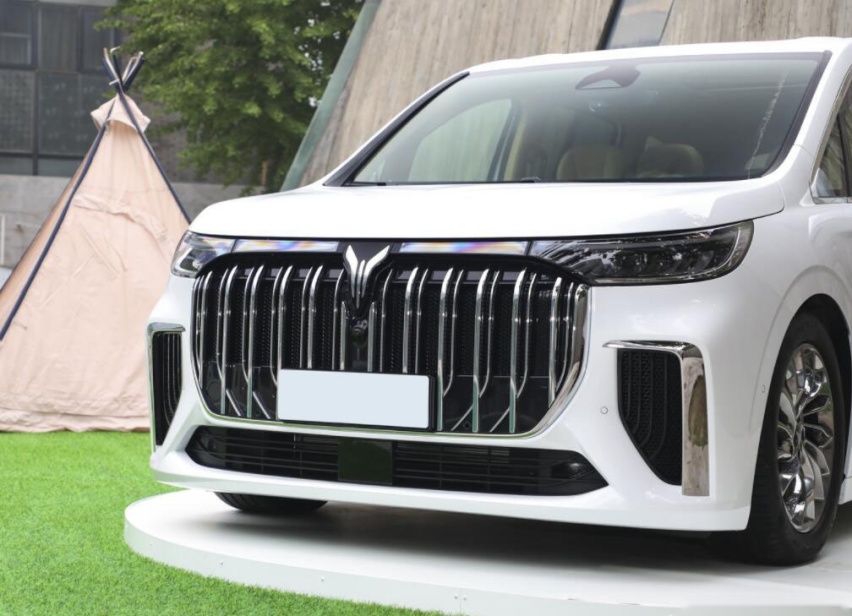 插混MPV“五星战士”是它！新岚图梦想家对比别克GL8