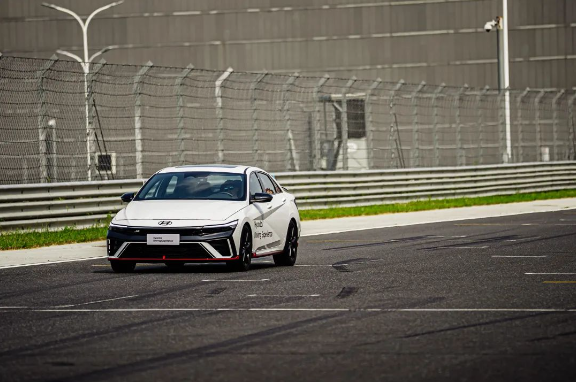 現(xiàn)代N駕駛學(xué)院,油電同場(chǎng)駕駛盛宴 現(xiàn)代N駕駛學(xué)院,油電同場(chǎng)駕駛盛宴