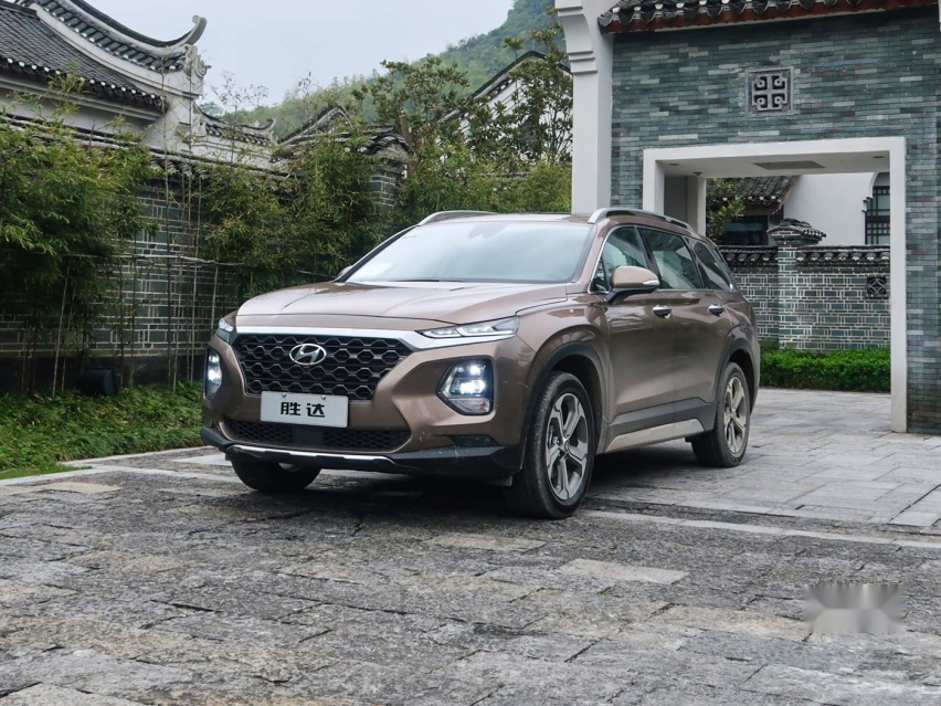 2.0T近两吨重，13万起的大7座SUV现在一公里才5毛油费