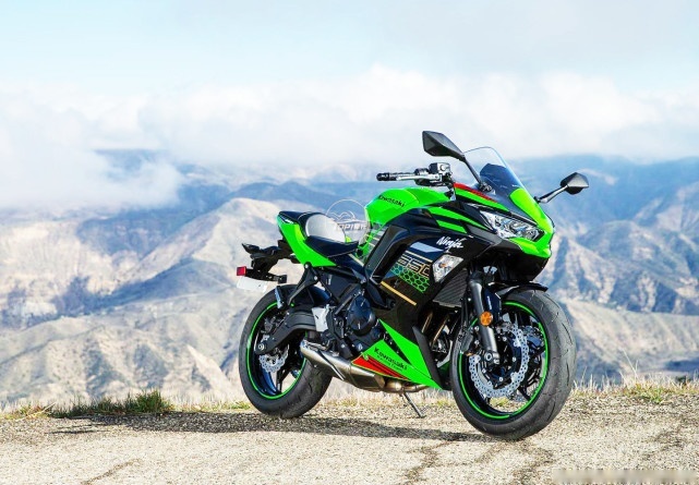 零百加速4秒出头 川崎Ninja650 进口中量级性价比之选
