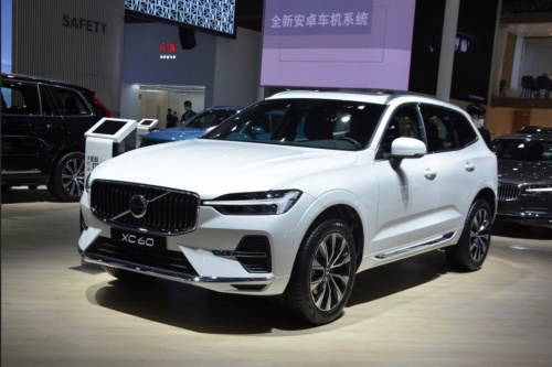 蜂鸟底盘的凯迪拉克XT5 26万多就可提走,果断放弃沃尔沃XC60!