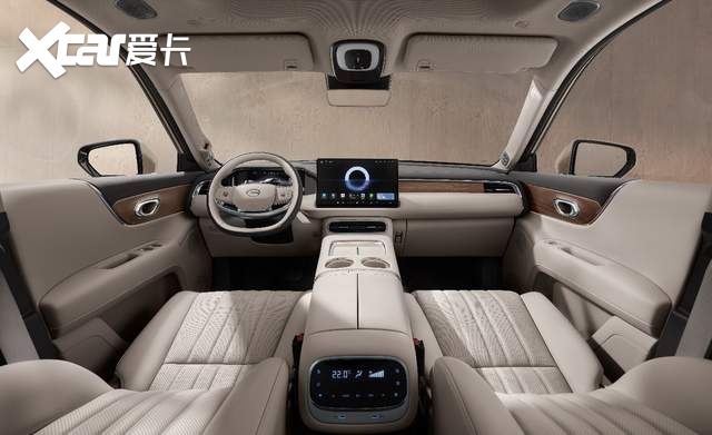 搭载Momenta R6飞轮大模型 15.98万起带城区NDA 传祺向