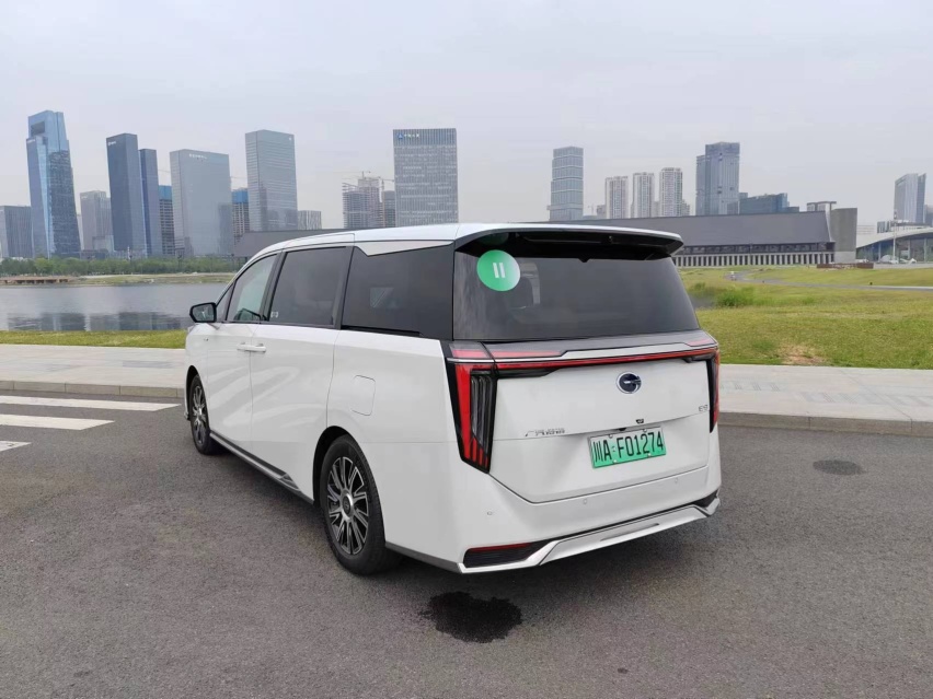 综合续航超1000km，配2.0T插混动力，广汽传祺E9带来的就是享受