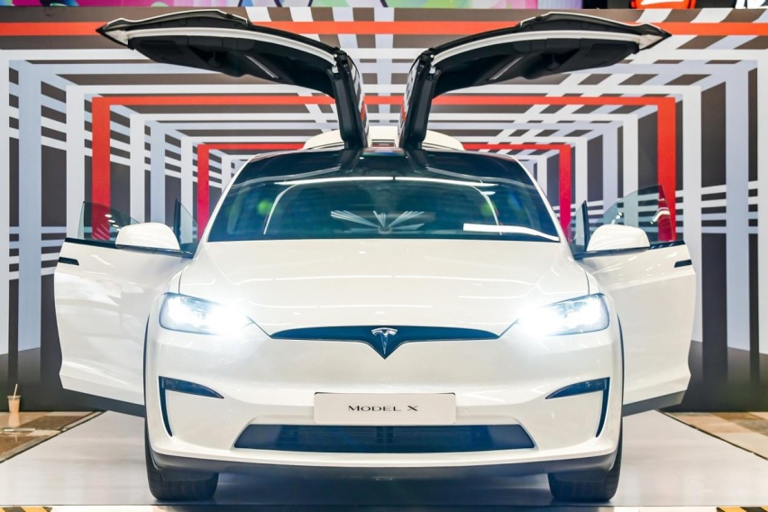 特斯拉Model X Plaid北京巡展完美收官，通州万达站人气爆满