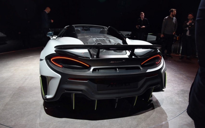 从小就幼稚地幻想拥有这台迈凯轮，3.8L V8可2.9秒破百