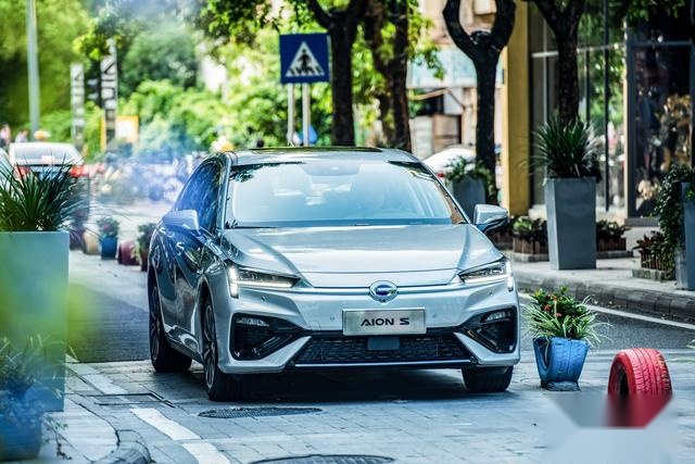 13.98万起=全系标配天窗=三电终身质保=续航460km起