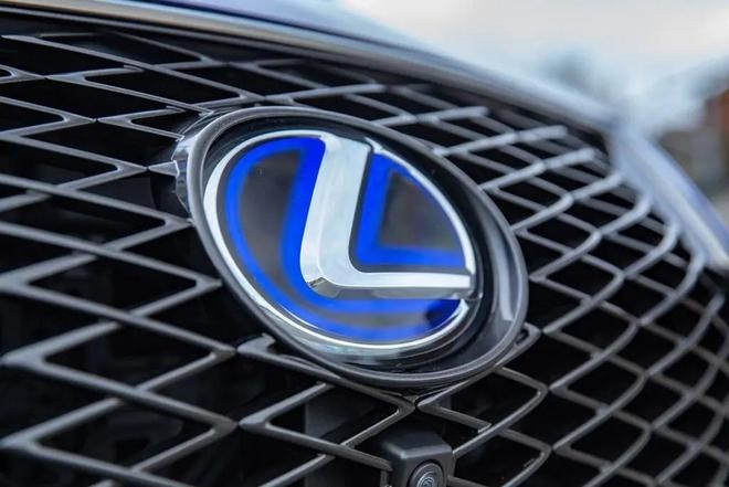 雷克萨斯欲推三缸小型SUV，20万起售你买吗？
