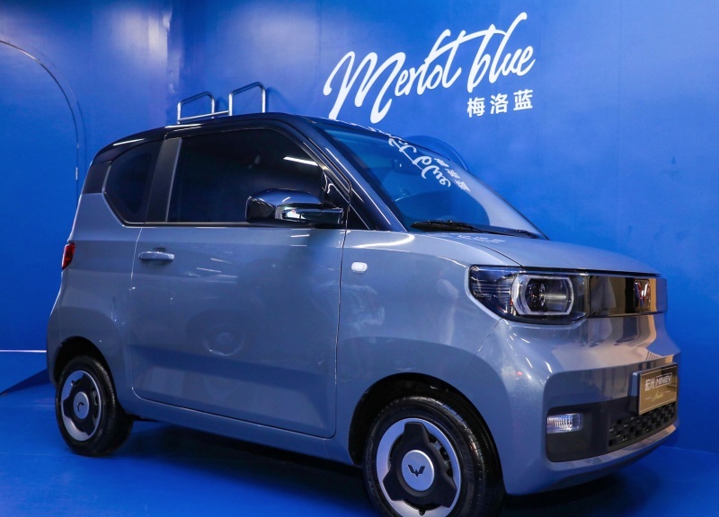 再增个性化配色 指导价3.76万元起 宏光MINI EV马卡龙秋色版上市