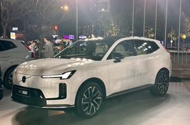 26.99 - 34.99万限时售，沃尔沃XC70解传统豪华新能源之困