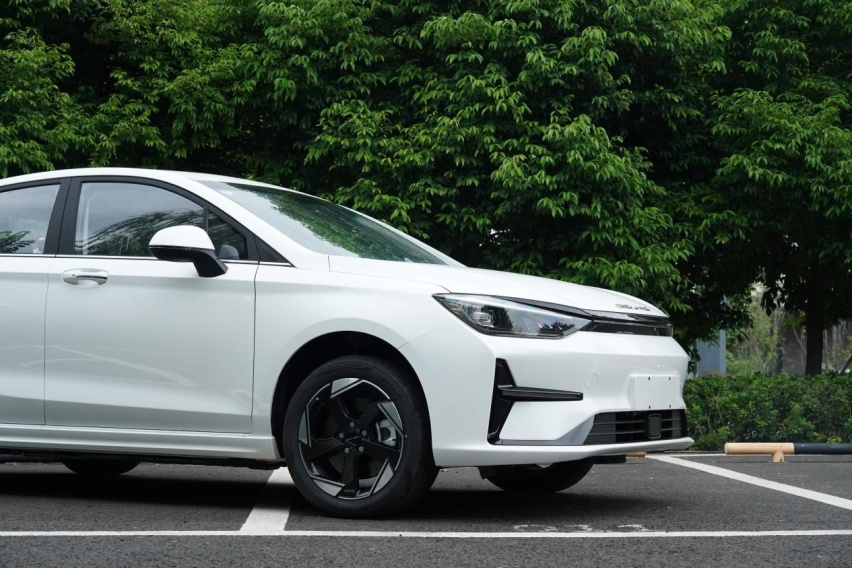 新EU5 PLUS续航、造型、舒适全面升级；省心又实用