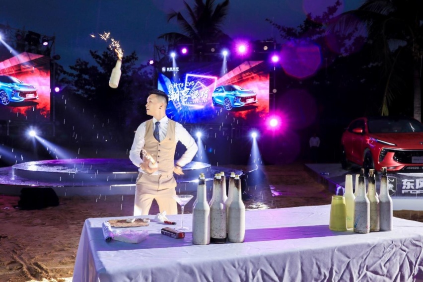 潮咖齐聚喝彩周年,风行品牌之夜暨粉丝周年庆典演绎潮酷盛宴