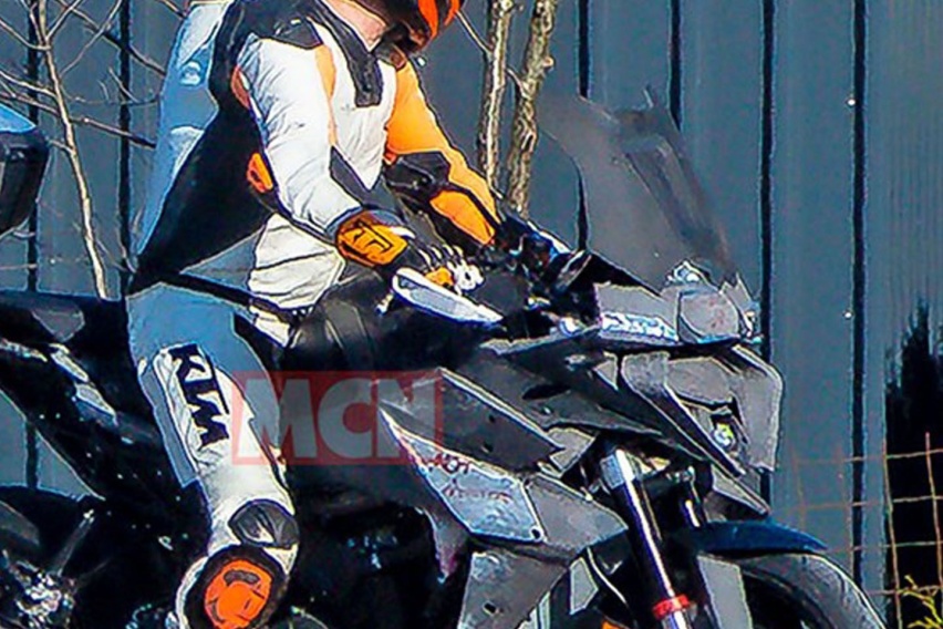 螳螂头掰掰，KTM 1290GT谍照流出