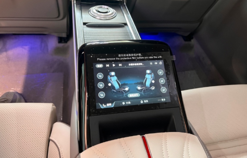 红旗H9+到店实拍解读 气场强大空间优越 搭载3.0T V6发动机