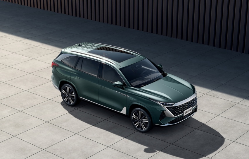 6座中型SUV！荣威RX9售价17.58万起 怎样选最划算？