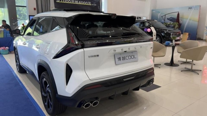 堪称10万级SUV“搅局者”！提速7.9秒+四排气管，不比哈弗H6香？