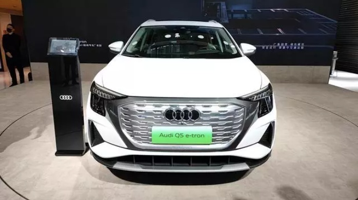 新款奥迪Q5 e-tron上市 选它还是特斯拉Mode Y