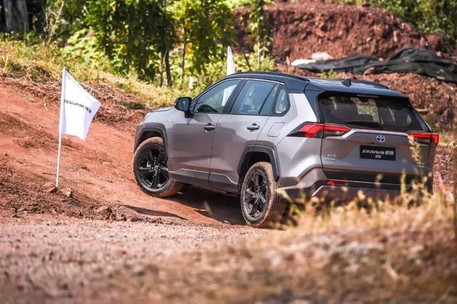 一汽丰田全新RAV4荣放：重返热血年少