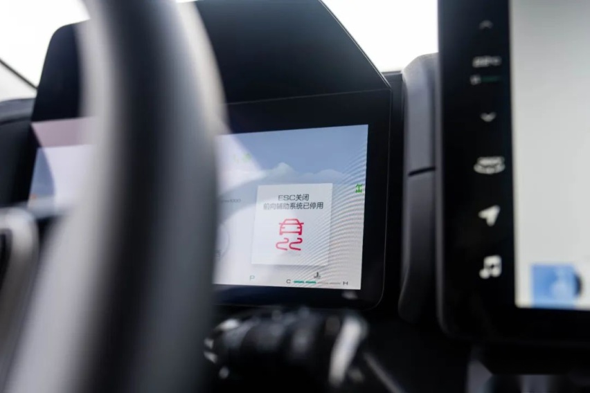 15万预算还想买后桥带锁的SUV？我提了这台同级唯一之选