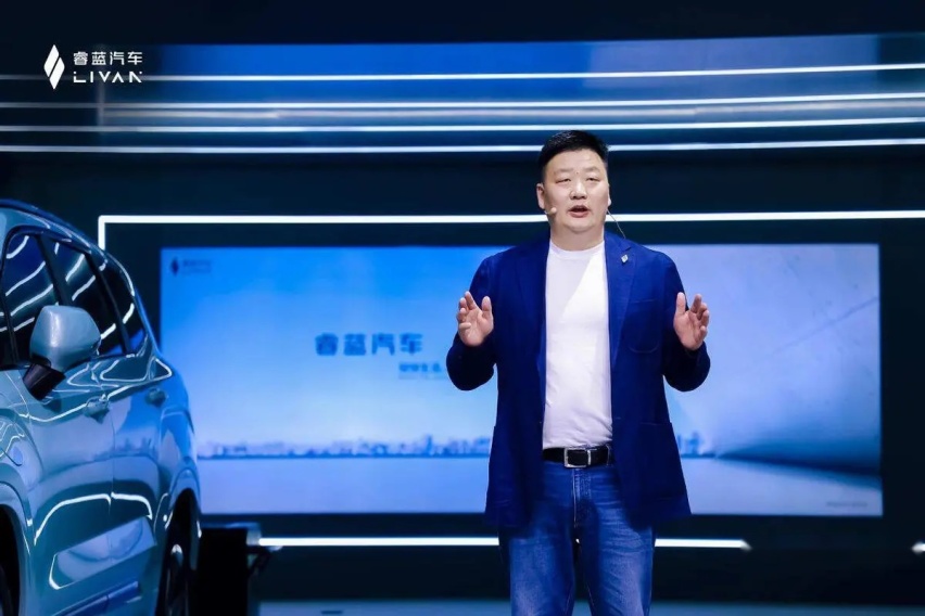【e汽车】“双擎”同驱 吉利睿蓝7、睿蓝9引爆上海国际车展