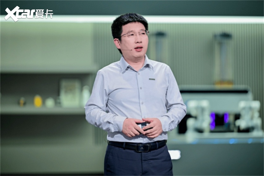 当价格战吞噬4.4%利润率：这波人事海啸，是自救还是自杀？