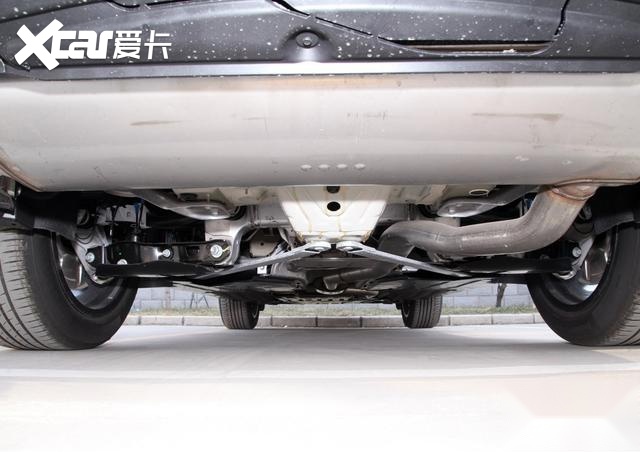 宝马x7:将一把"利刃",插入奔驰gls独享的大蛋糕上