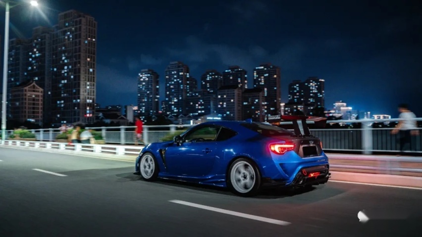 改装清单远超18cm的斯巴鲁BRZ，试遍OHLINS、ARAGOSTA