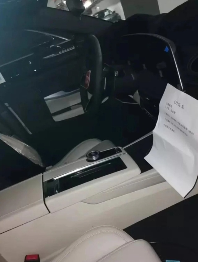 新款凯迪拉克CT6国产版谍照 配备贯穿式双联屏 搭载2.0T+10AT