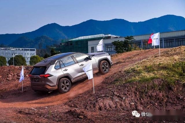 【传奇】25年进化史，我们缺少一款RAV4只是因为时间吗？