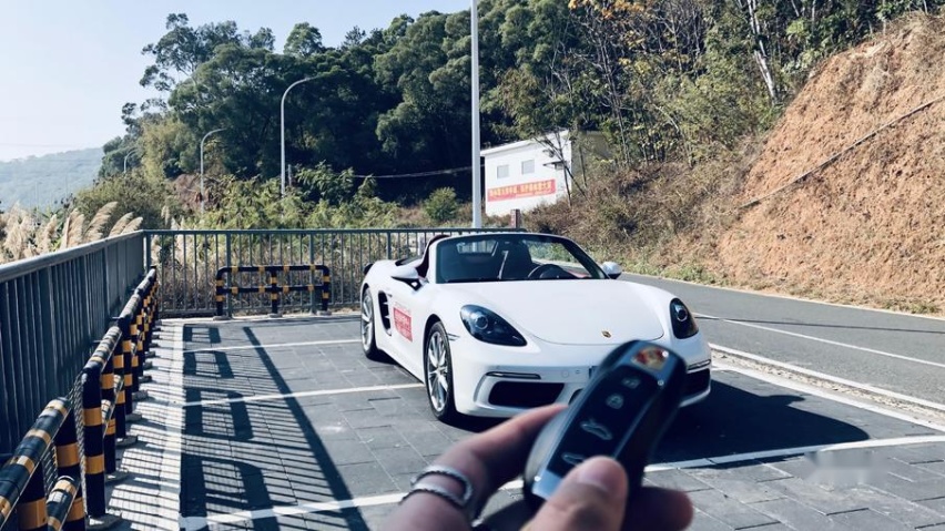 渣男：家庭就是累赘？聊聊保时捷718 Boxster