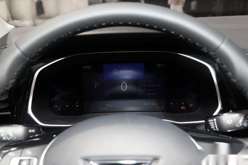 只卖8.48万的合资SUV，空间不输荣放，油耗6.2L