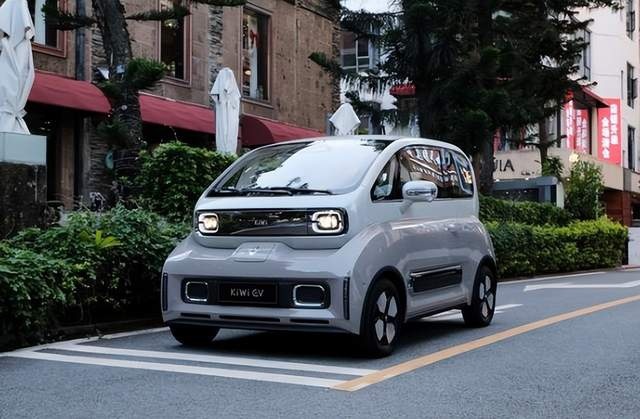搭大疆智能驾驶系统 2023款KiWi EV上市 8.78万 起售