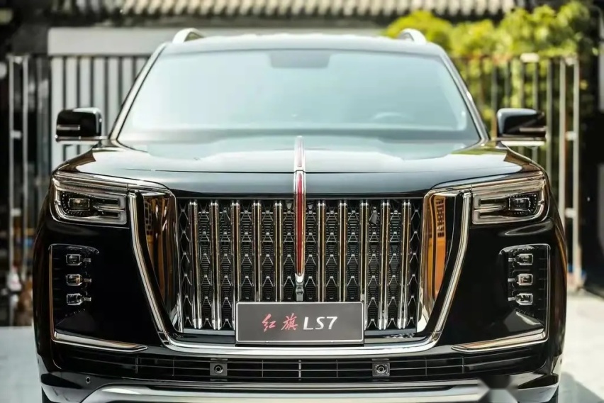 静态实拍红旗LS7 近5.7米车长+V8动力 豪华碾压凯雷德